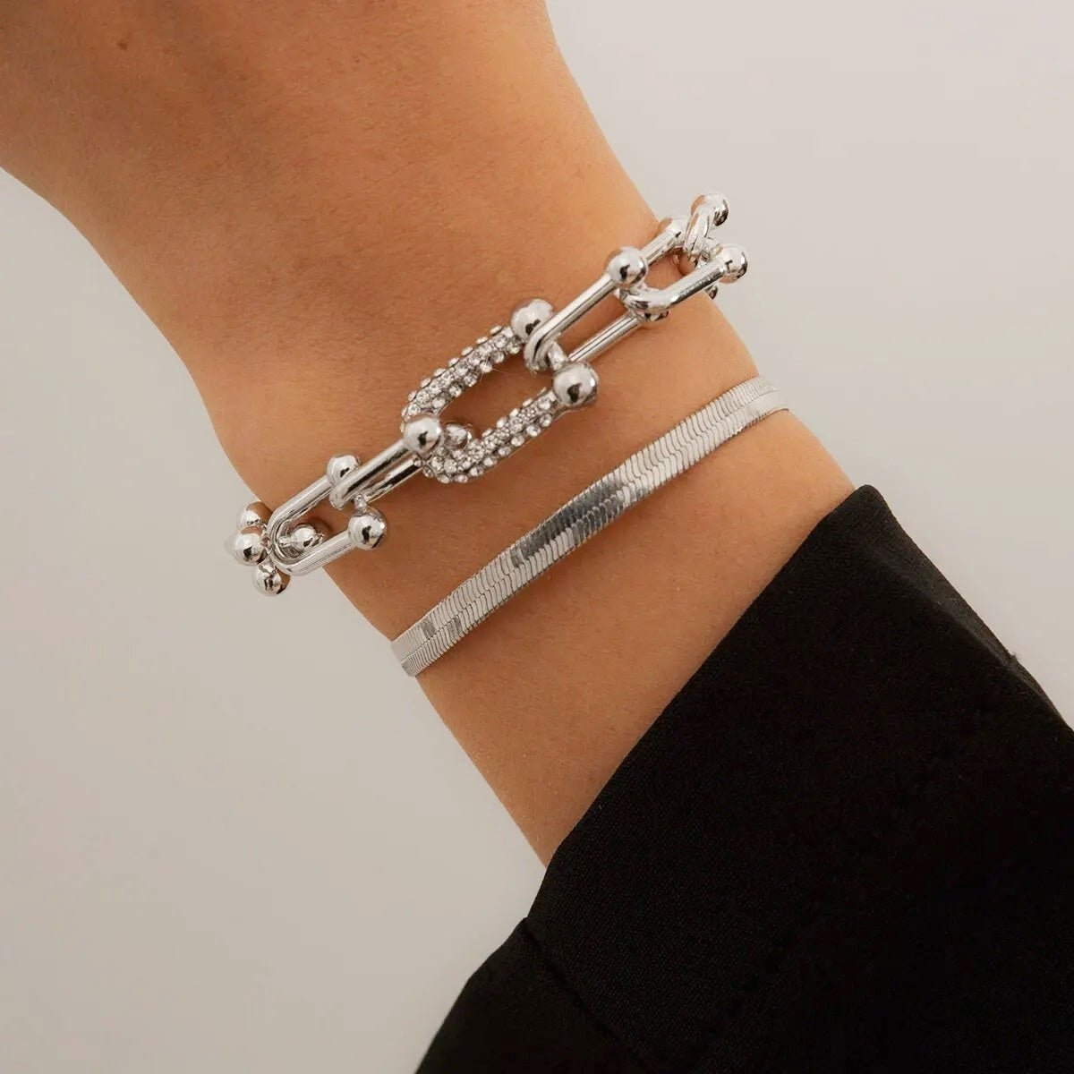 2-delt statement kjedelås og fiskebeinarmbånd