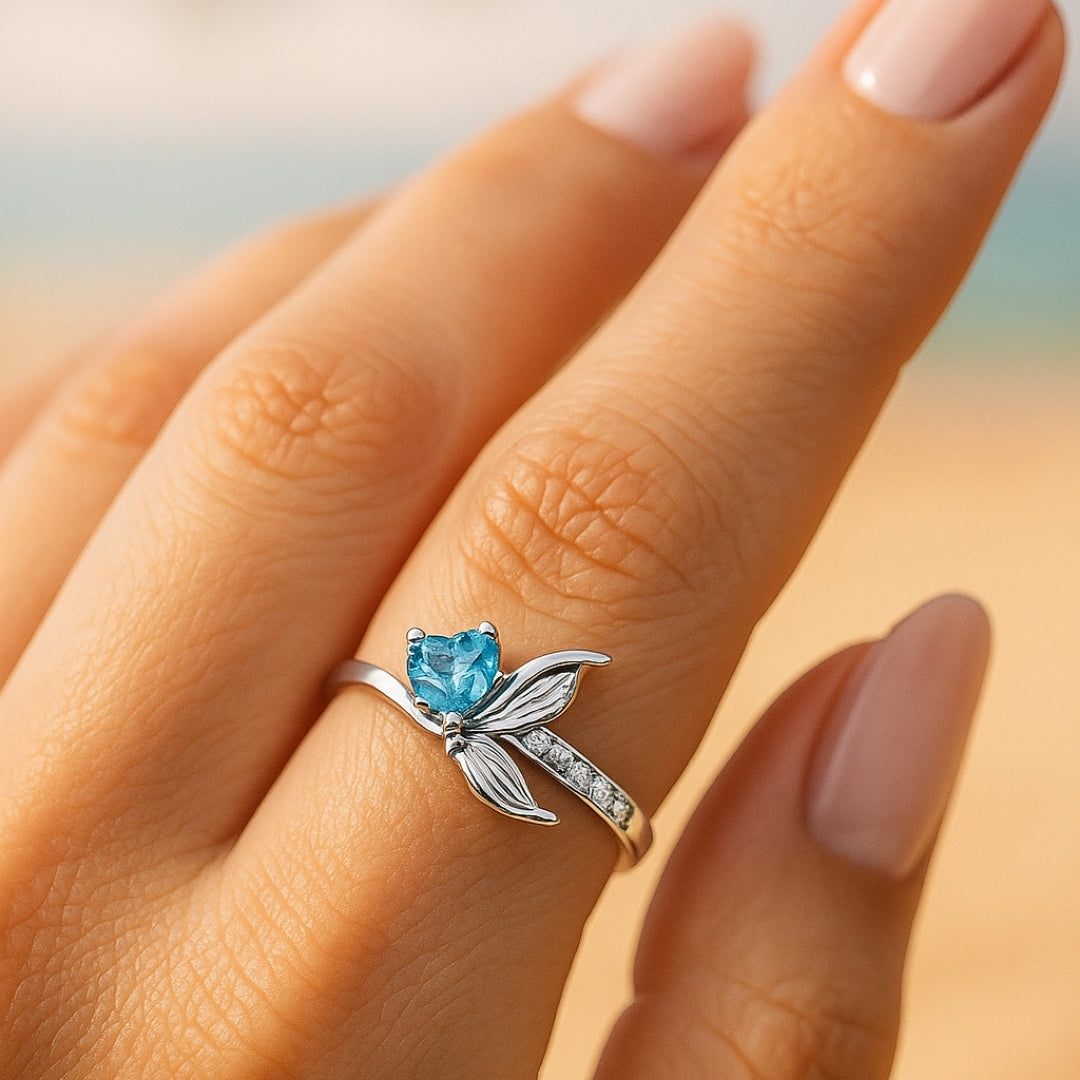 Anello regolabile in argento con opale a forma di cuore e coda del pavone