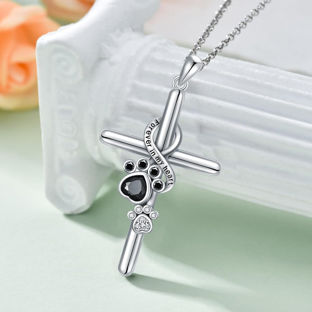 Halsband med tass och kors i 925 sterling silver