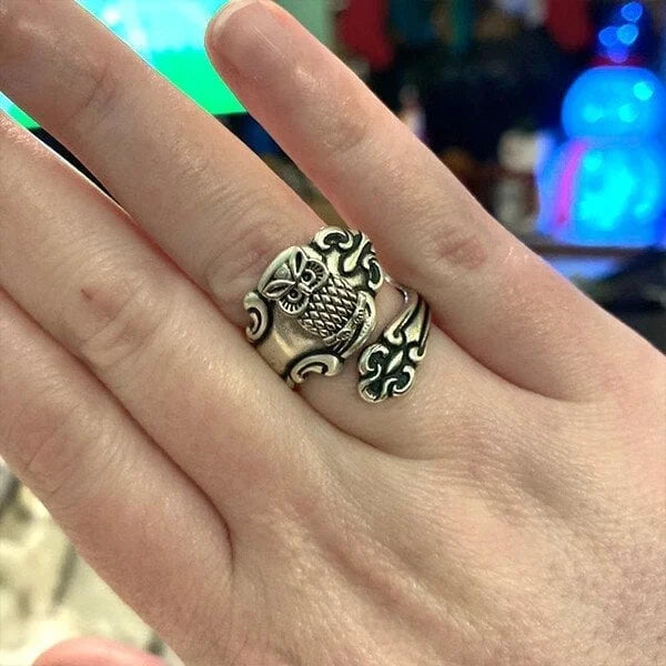 Anello a forma di gufo con cucchiaino regolabile