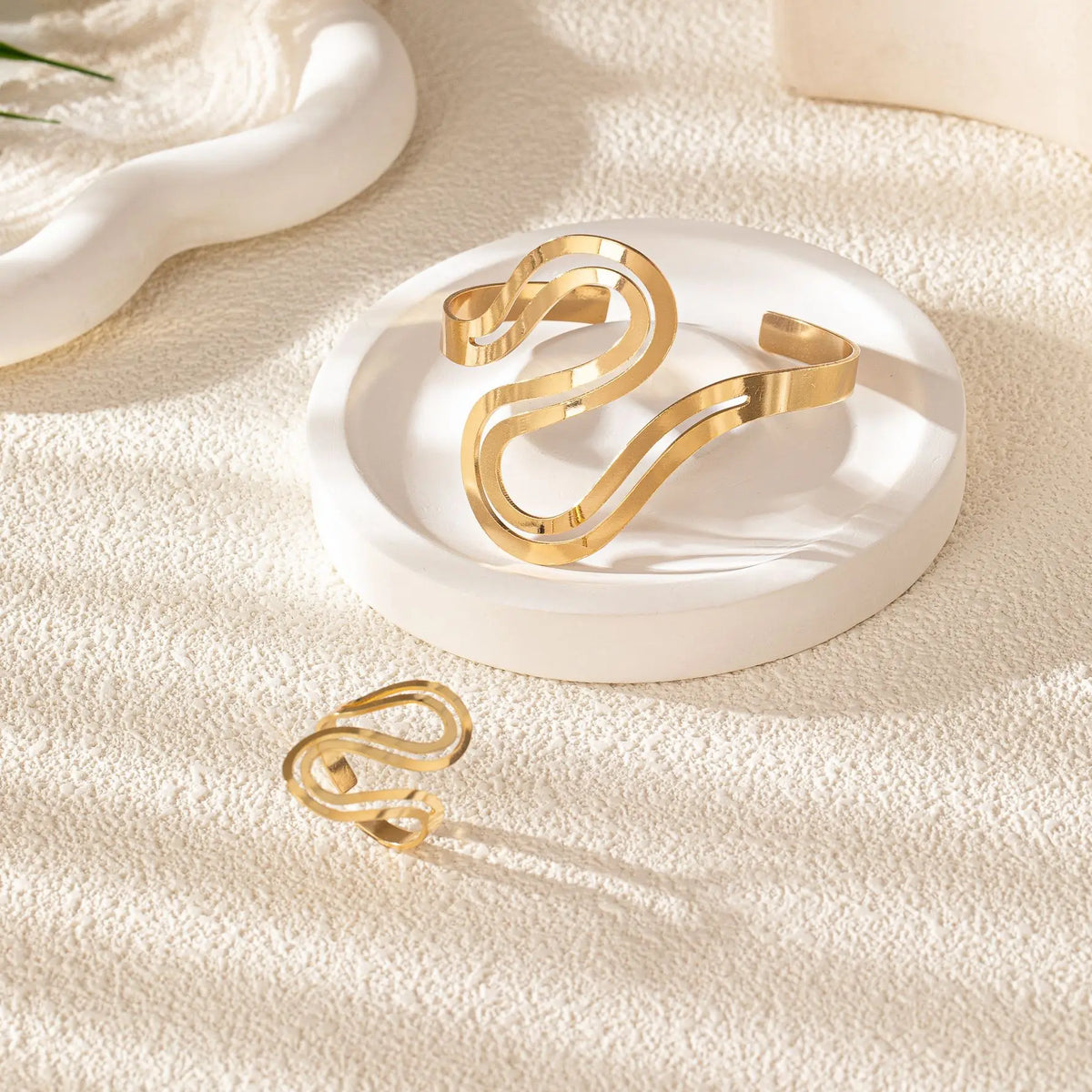 Set di bracciale e anello moderni regolabili a spirale