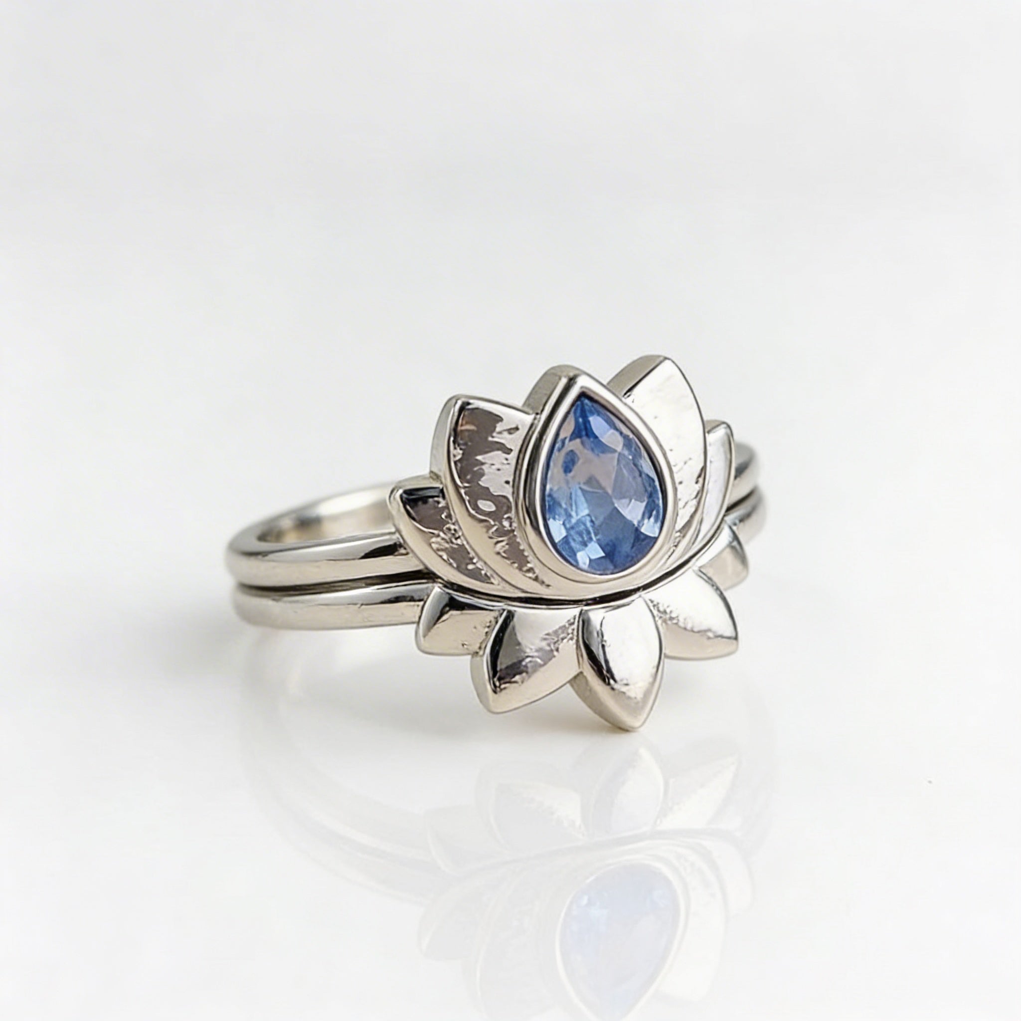 Vintage Retro Style Teardrop Zirconia Lotus Flower Ring