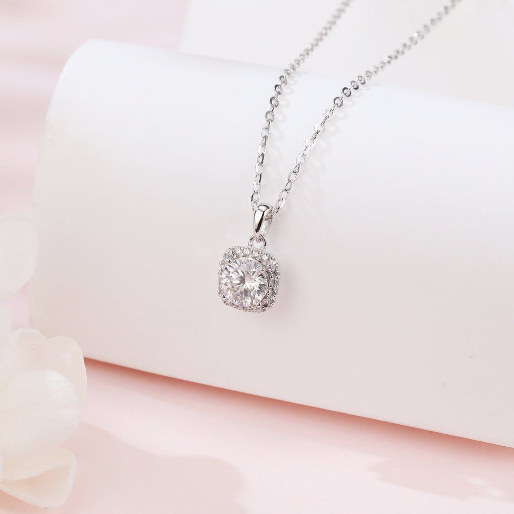 Collier pendentif carré élégant en moissanite avec halo en argent sterling 925 sur chaîne délicate en argent – Bijoux de luxe intemporels