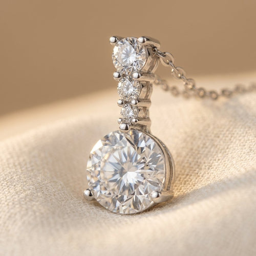 925 Sterling Silver Elegant Triple Moissanite Solitaire Necklace With Necklace